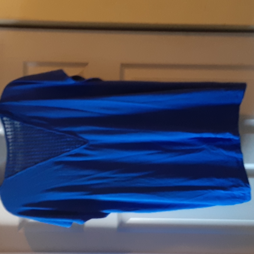 LANE BRYANT  BLUE DECORATIVE  CUT OUT AT NECK. SIZR 18//20 - Picture 3 of 9